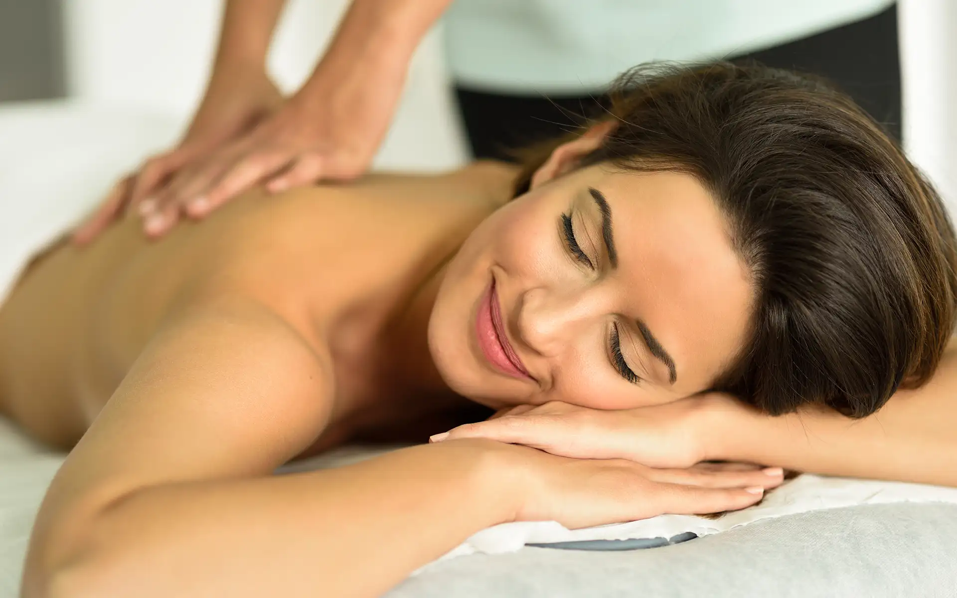 Massage à Champel, Genève : guide 2026